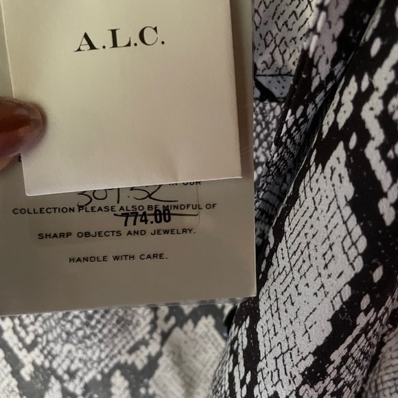 Alc snake print 100 silk dress - Picture 6 of 6